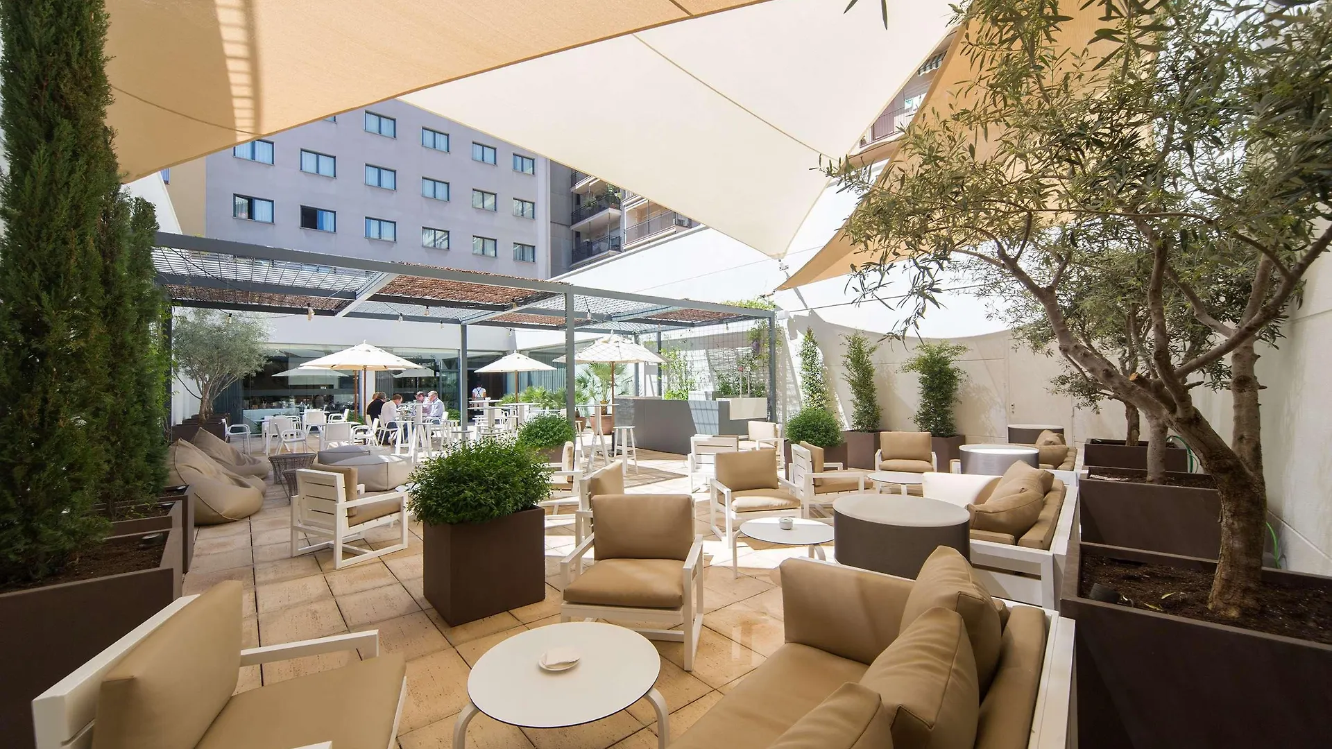 Hotel Vilamari contacts